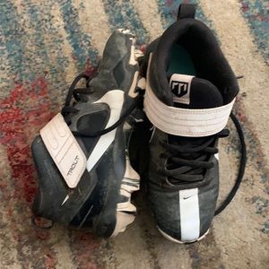 Boys size 4 baseball cleats
